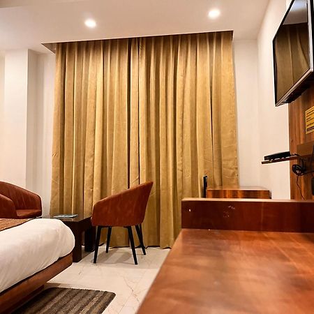 Hotel The Onix Dehradun Luaran gambar
