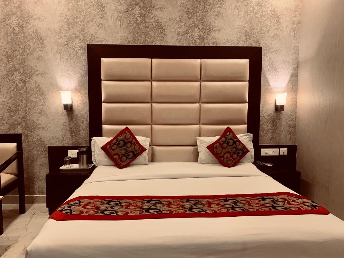 Hotel The Onix Dehradun Luaran gambar