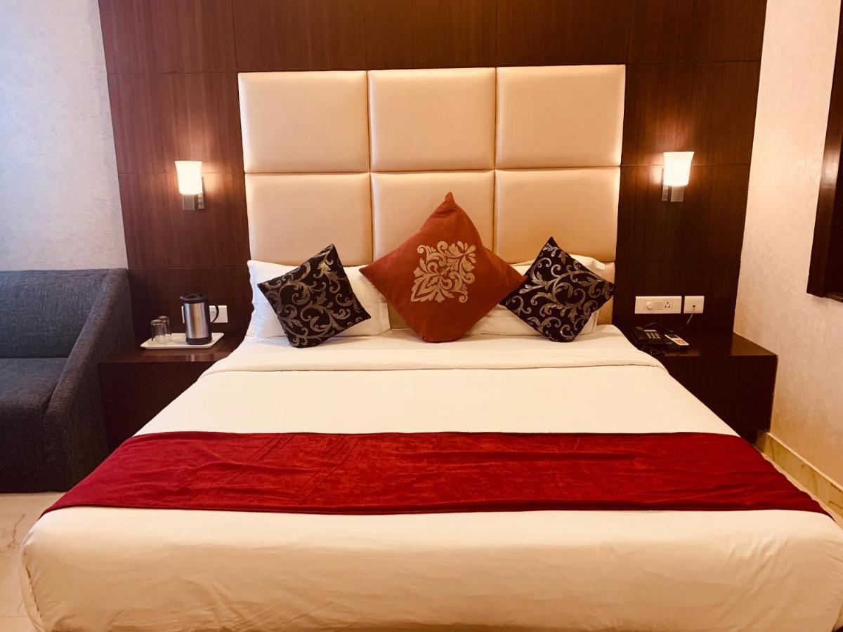 Hotel The Onix Dehradun Luaran gambar