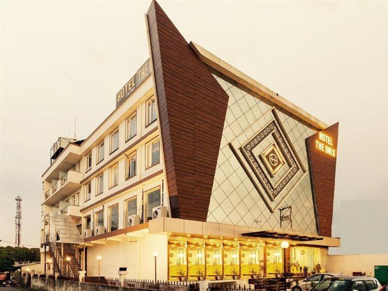 Hotel The Onix Dehradun Luaran gambar