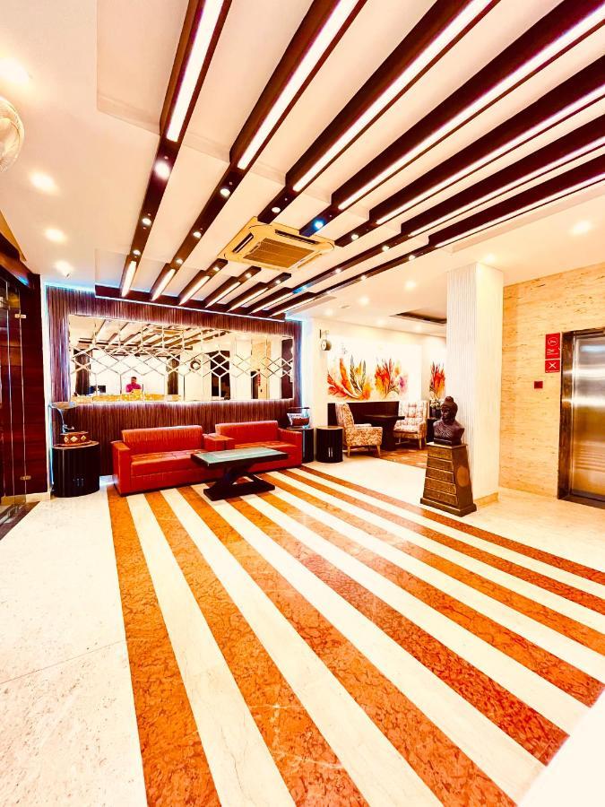 Hotel The Onix Dehradun Luaran gambar