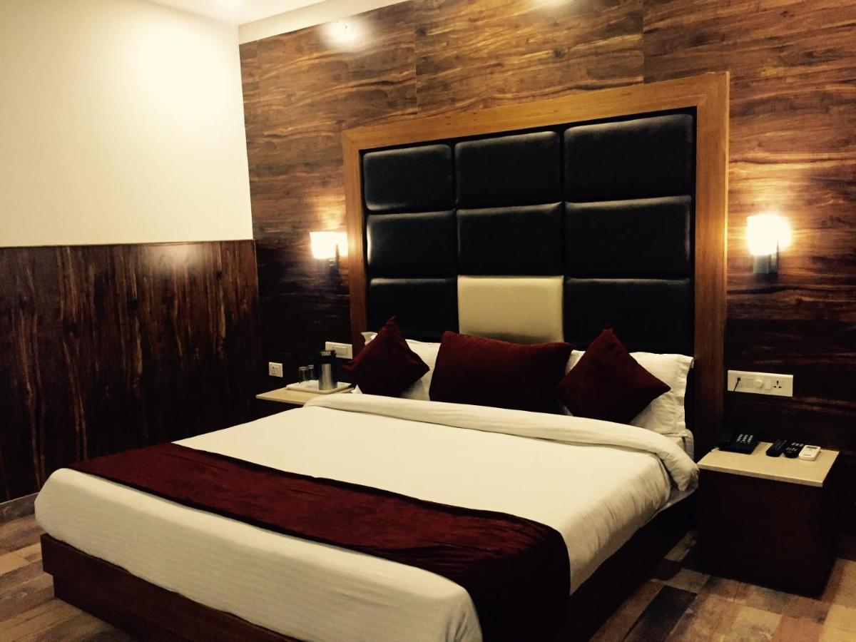 Hotel The Onix Dehradun Luaran gambar
