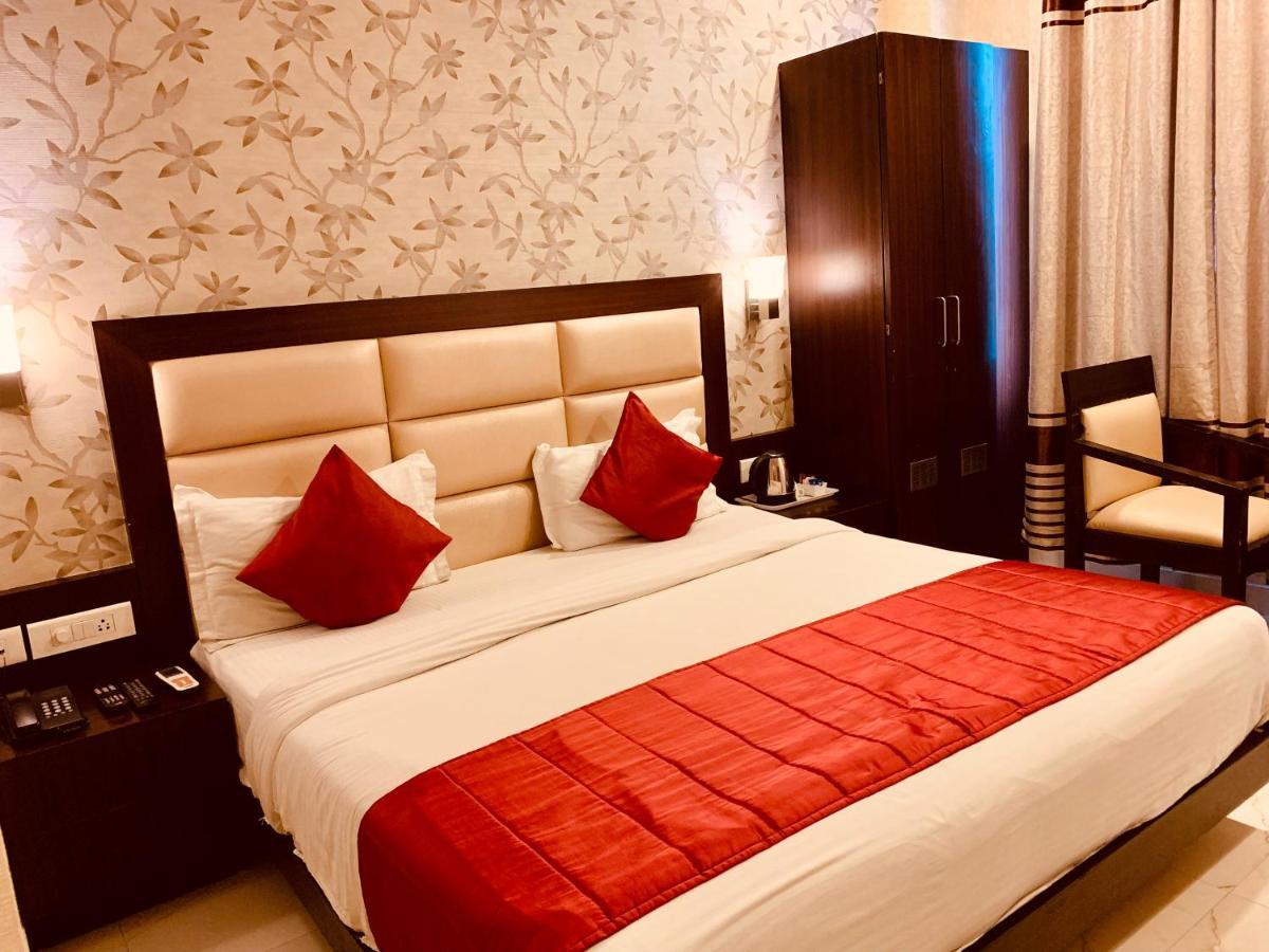 Hotel The Onix Dehradun Luaran gambar