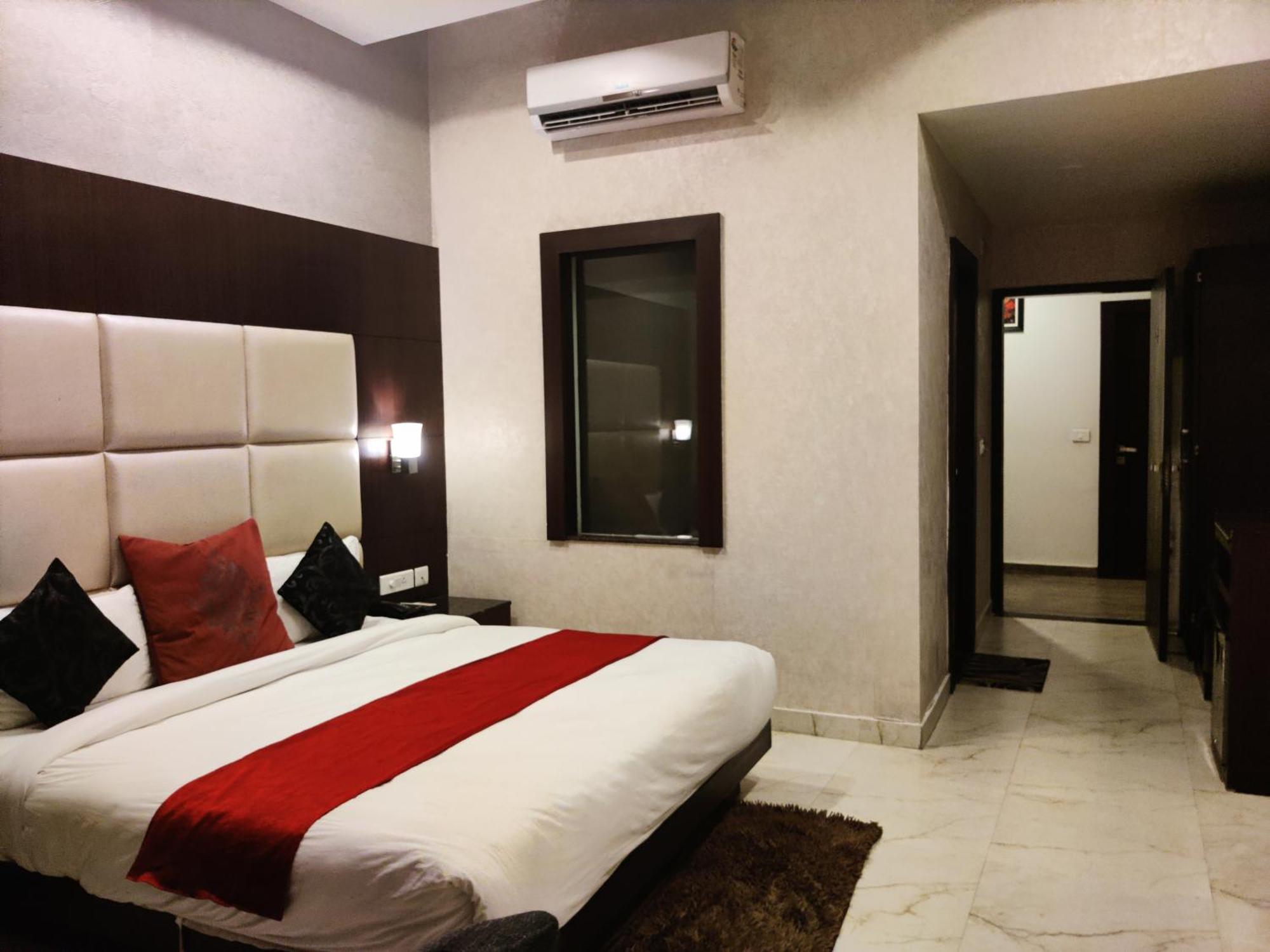 Hotel The Onix Dehradun Luaran gambar
