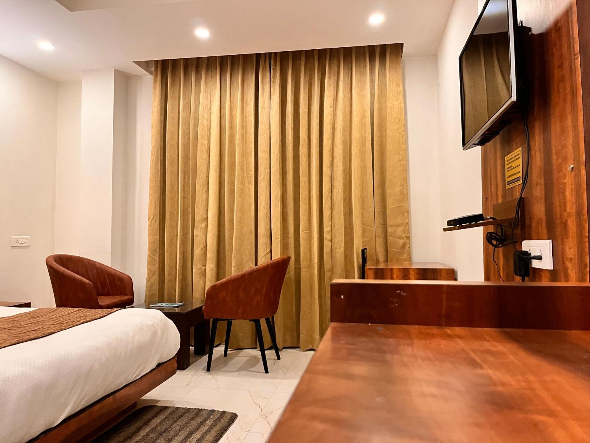 Hotel The Onix Dehradun Luaran gambar