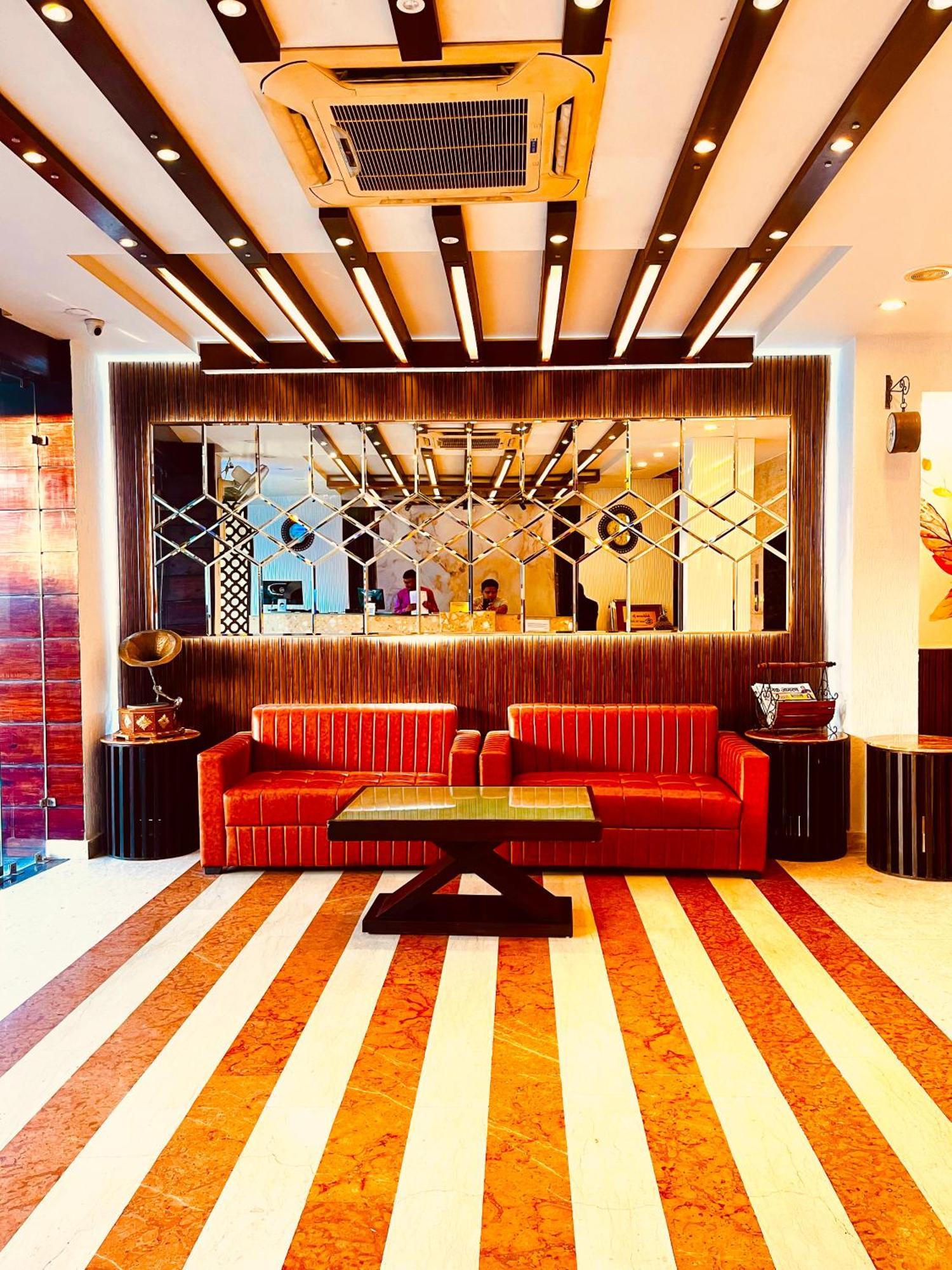 Hotel The Onix Dehradun Luaran gambar
