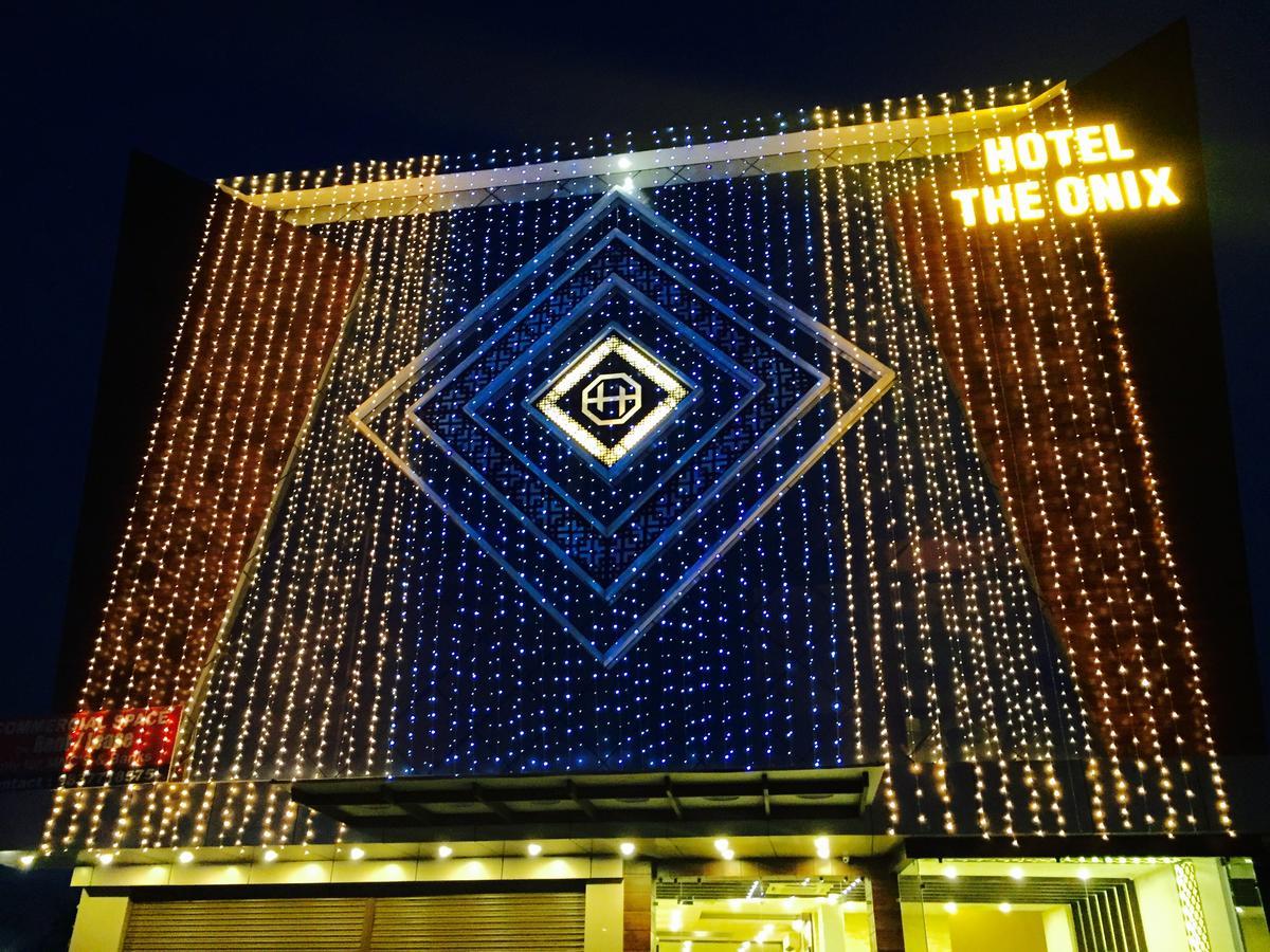Hotel The Onix Dehradun Luaran gambar