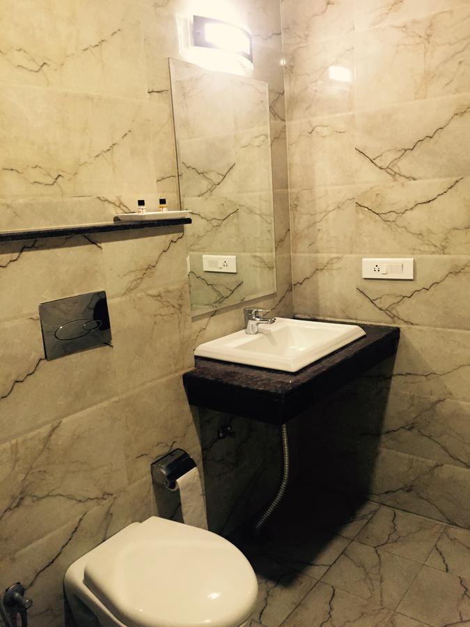 Hotel The Onix Dehradun Luaran gambar